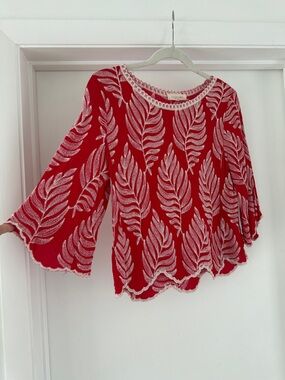 Tropical Embroidered Red and White Leaf Cropped Top 3/4 Sleeve Size M